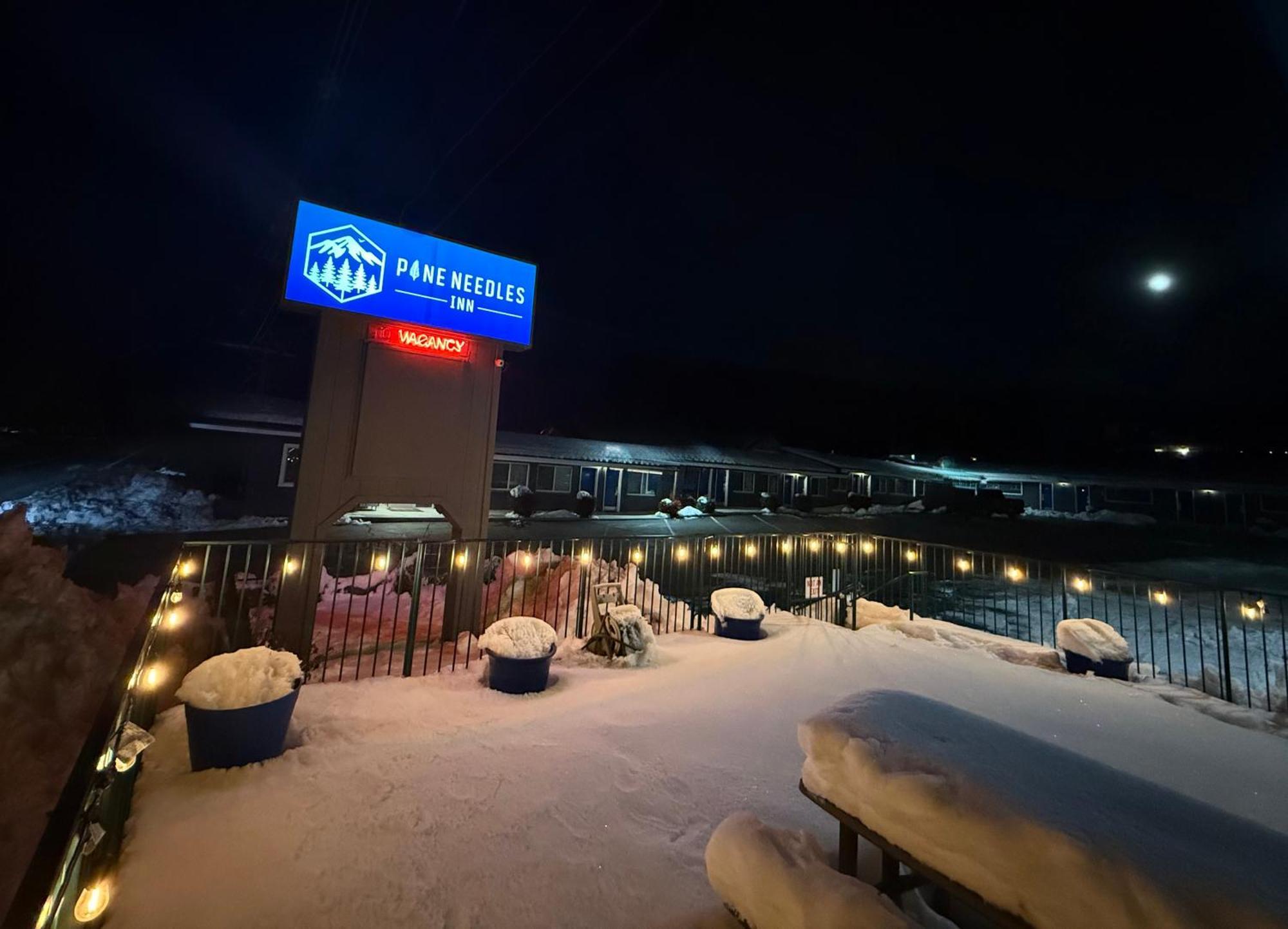 Pine Needles Inn 마운트샤스타 외부 사진