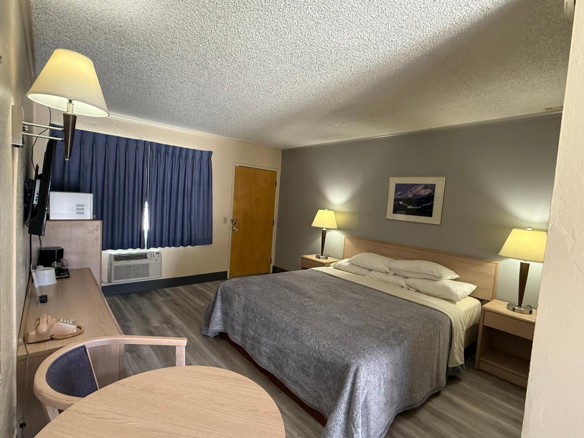 Pine Needles Inn 마운트샤스타 외부 사진