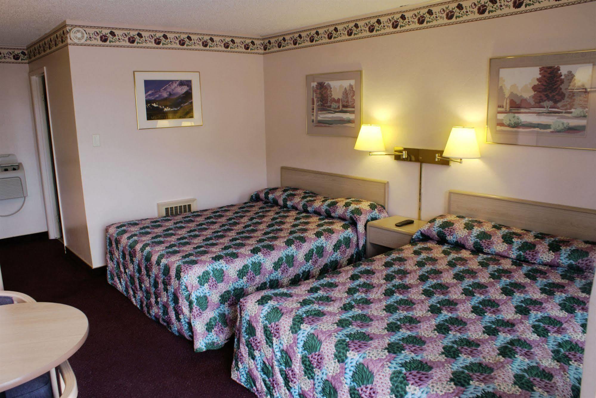 Pine Needles Inn 마운트샤스타 외부 사진