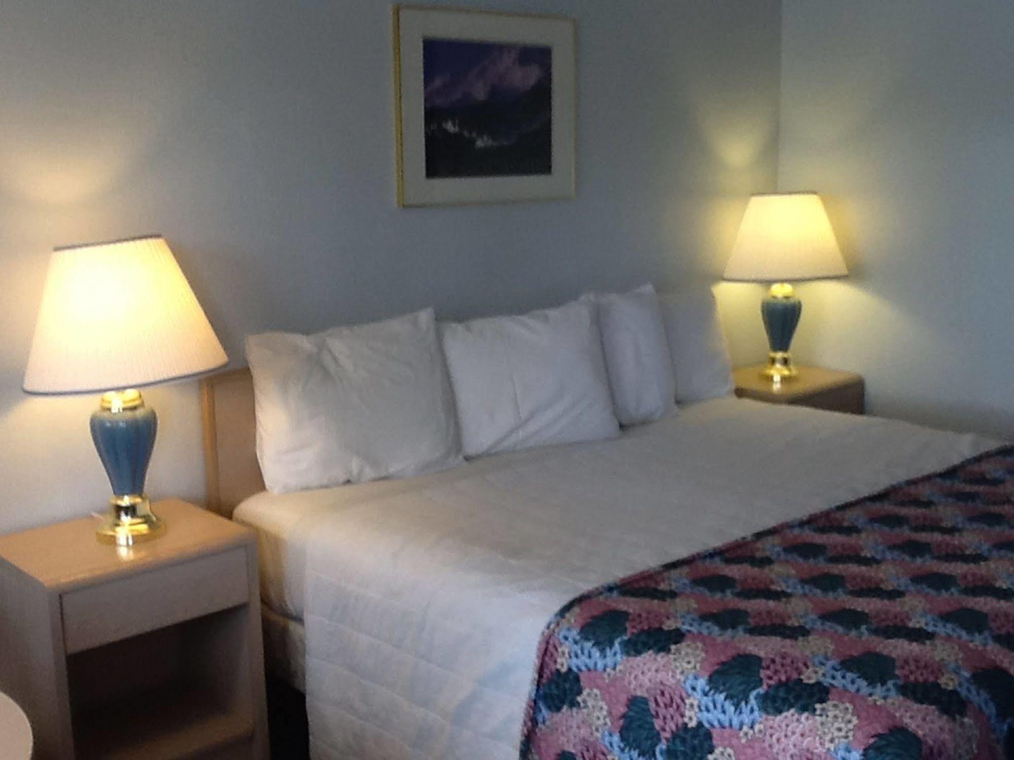 Pine Needles Inn 마운트샤스타 외부 사진