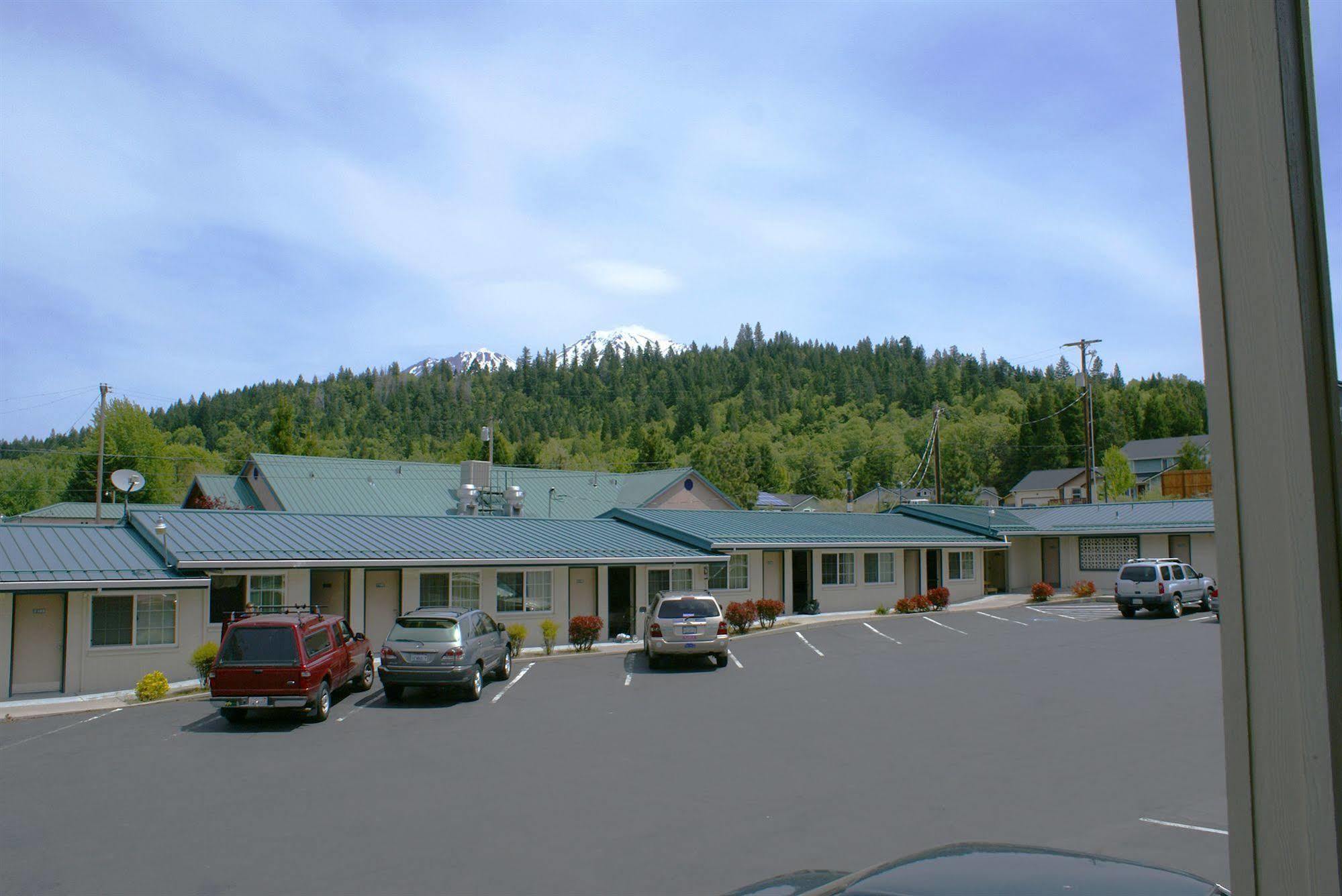 Pine Needles Inn 마운트샤스타 외부 사진