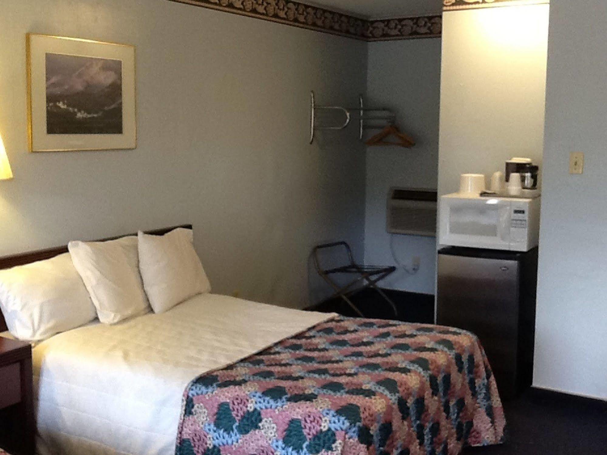 Pine Needles Inn 마운트샤스타 외부 사진